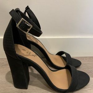 Spring Leilaa Heel